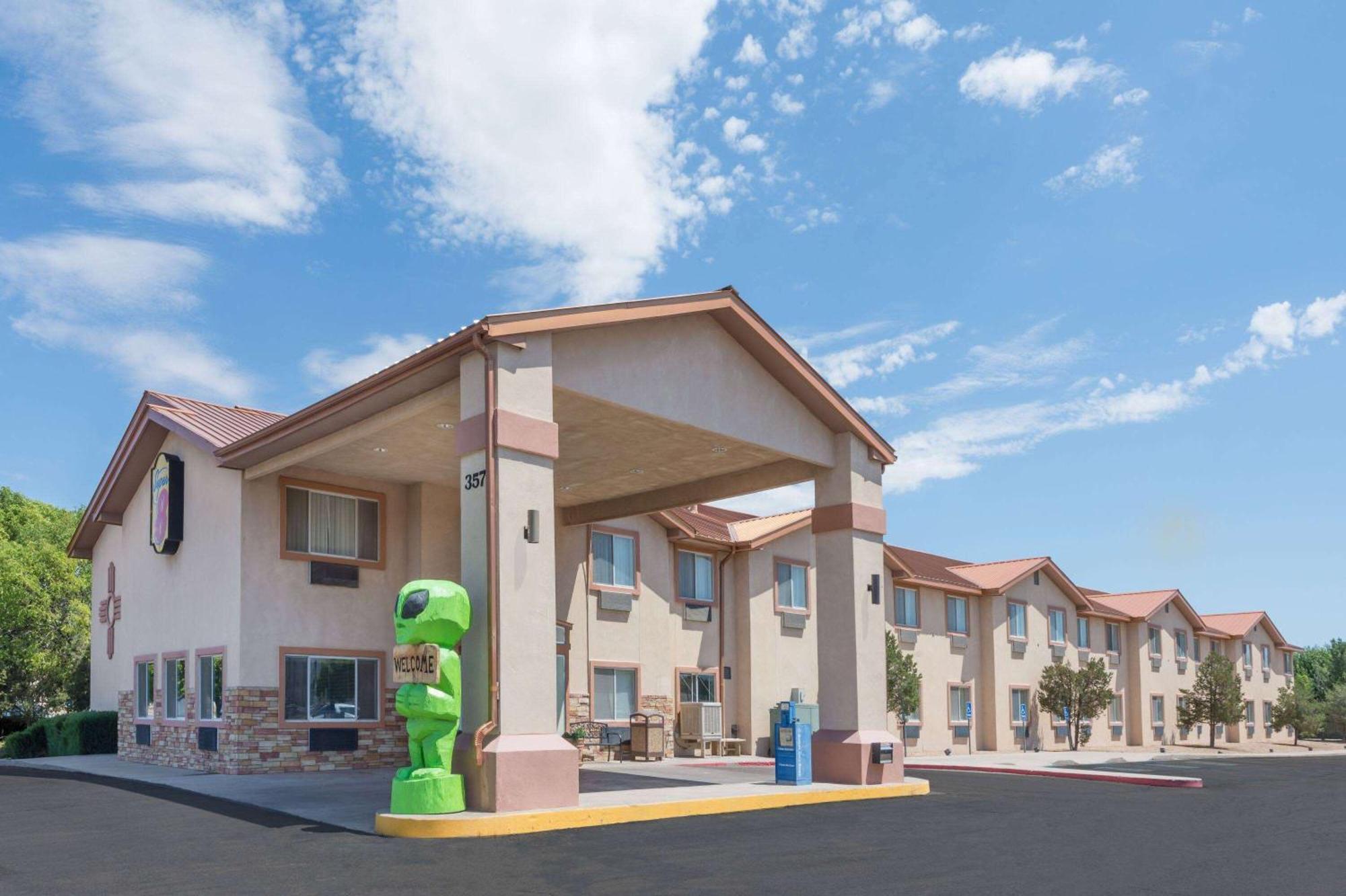 Super 8 By Wyndham Roswell Motel Exterior photo